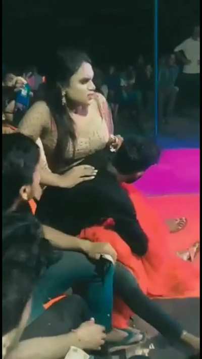 INDIAN WEDDING got EXTREMELY WILD🥵 B00B Scking, Pūssy Rubbing & Fvcki<wbr>ng😍🔥 [Must Watch - 4 Videos L€aked] [Link in Comments 📩]
