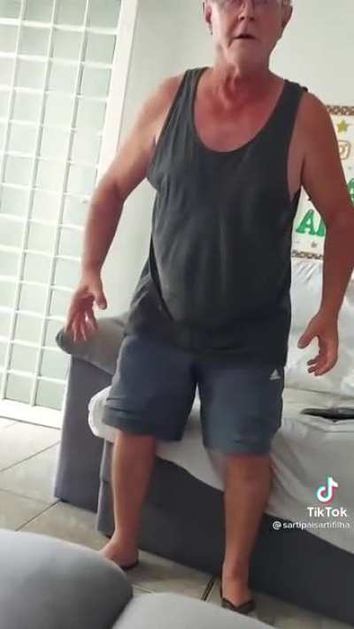 Na na ni na não!