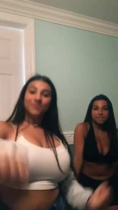 Busty Besties Pt. 1 🍒🍆💦