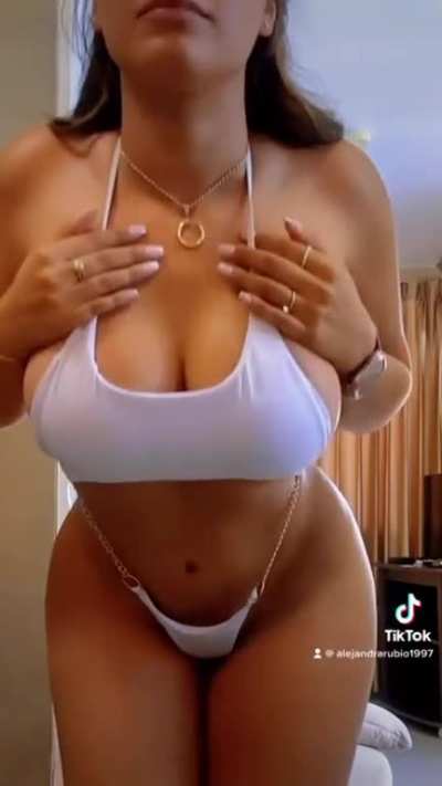 Alejandra (@ale<wbr>jandr<wbr>a_rub<wbr>io_hn<wbr>)