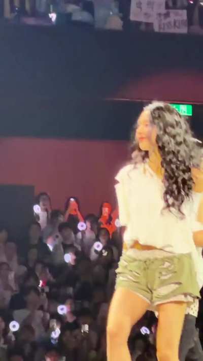 Mina rushing back to hug Chaeyoung