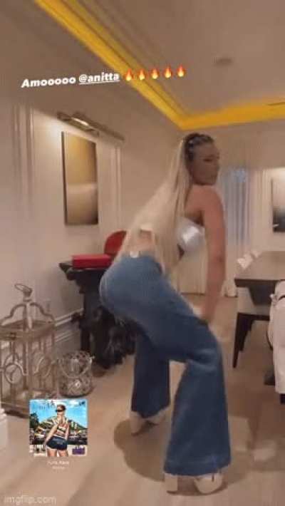 Lele twerking her big ass