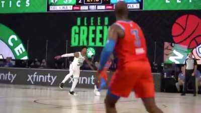 This angle of Chris Paul inbounding the ball