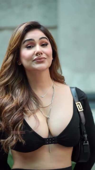 Kangana Sharma boobs