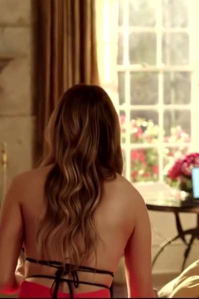 Liz Gillies