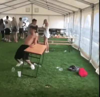 Idiot vs table