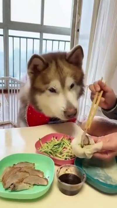 He knowst it tastes better with sauce