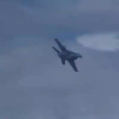 F-35, F-15, & F-18 Fly-Bys at 'Star Wars Canyon' in Death Valley