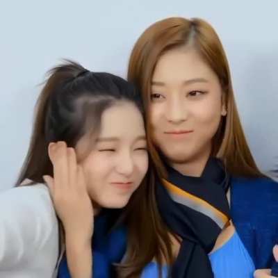 Yujin and 2Seung