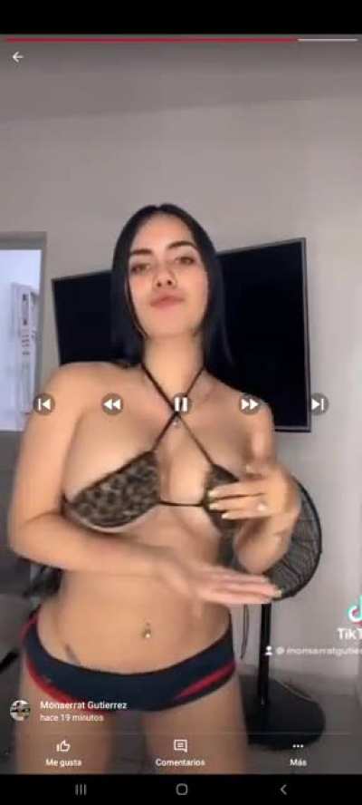 Antes que lo borre tetasas prox usen la aplicacion para desnuda XD