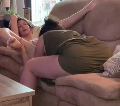 Sometimes you just need your bestie to eat your pussy before going out 🤷🏻‍♀️