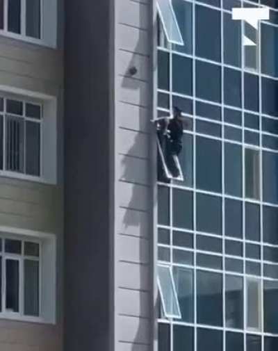 Heroes among us: Neighbor's instant reaction saved the life of a three-year-old baby in the capital of Kazakhstan