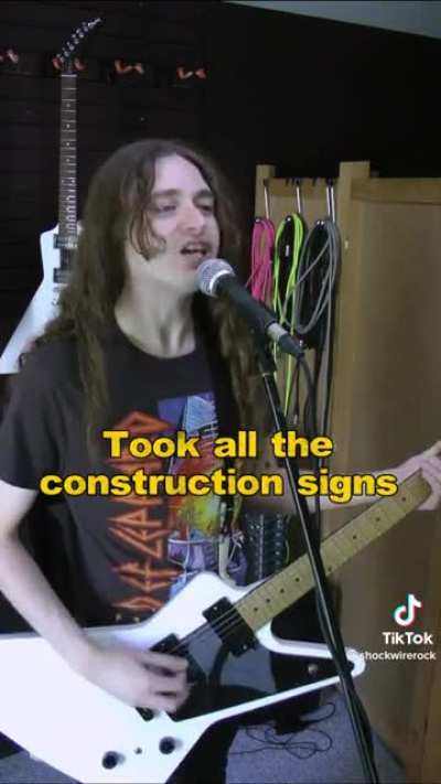 Someone made a song about jschlatt viewers (credit to shockwire on titkok)