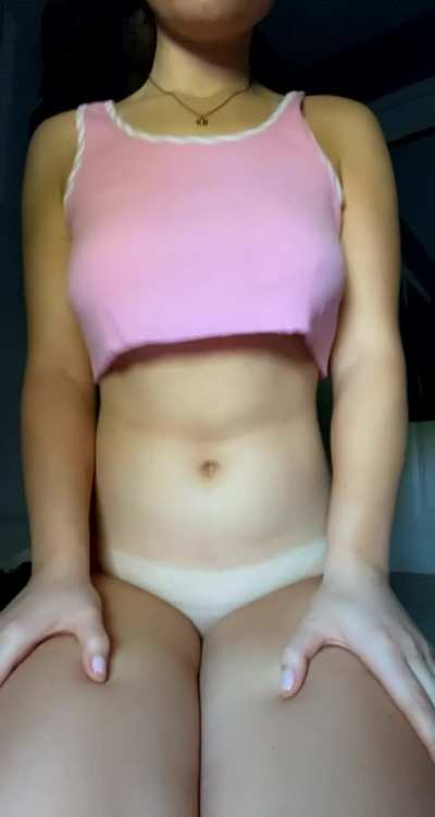 I love taking off my top so random guys can see my tits 😋 (oc)