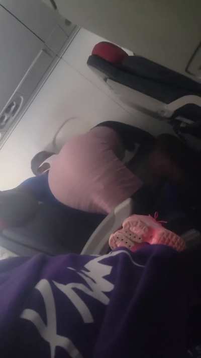 30-minute BJ on a Delta flight in plain view for everyone to see
