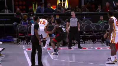 [Highlight] AUSAR THOMPSON - transition poster dunk on Capela
