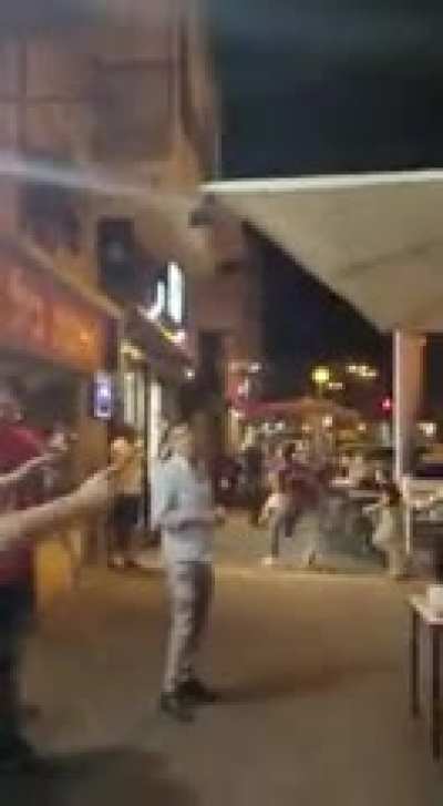Bazı arkadaşlar bugün İsrail tarafını gösteren bir video attığım için tetiklenmiş. Bir de iyilik perisi Famasın “sadece” İsrail askerini vurduğu video gelsin