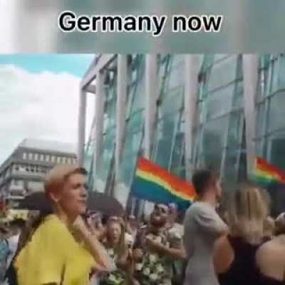 Left-Wing 🤡