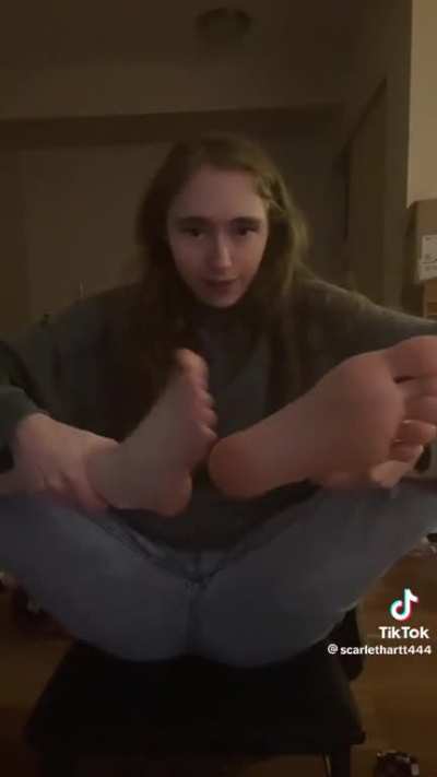 Guess her shoe size!?