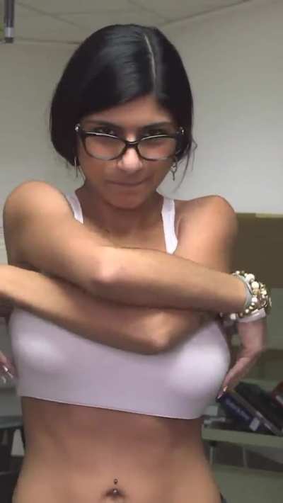 Mia Khalifa Gets Undressed In The Library