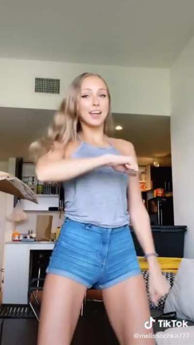 Shaking tits 5