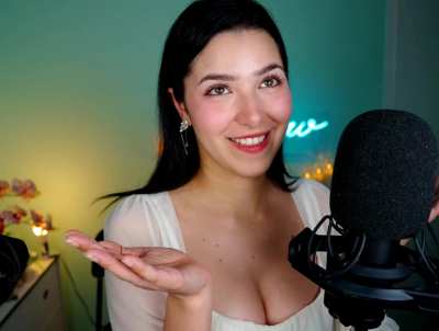 ASMR Glow 👉🏼🍈🍈👈<wbr>🏼
