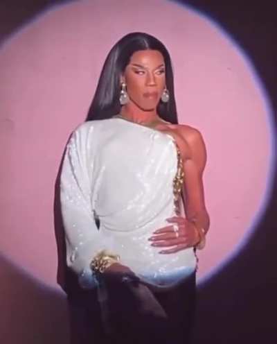 Naomi Smalls performing at the Beverly Center to celebrate PRIDE #HappyPride 🏳️‍🌈🌈