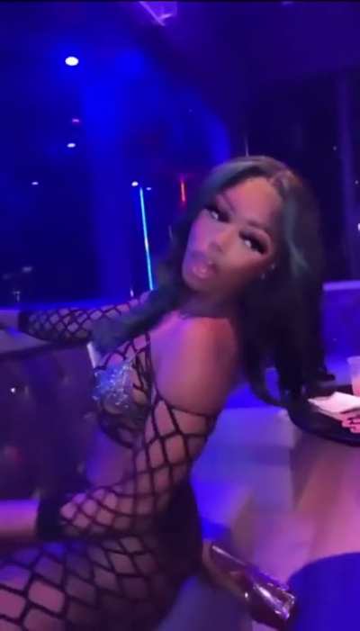 Cute stripper shaking her ass