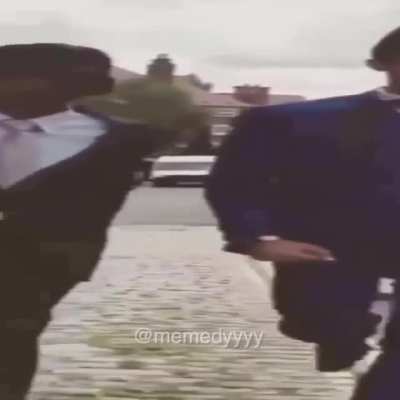 Isto é absurdamente poético