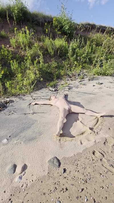 sand angel for u/Tyl<wbr>erDur<wbr>denWa<wbr>nnaBe<wbr>e