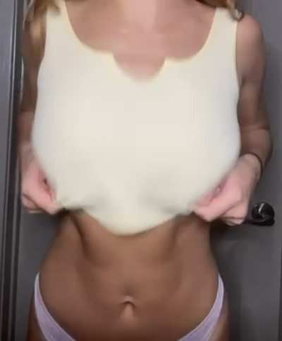 Big tits and Tiny waist :)