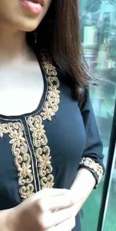 [VIDEO] Busty chick