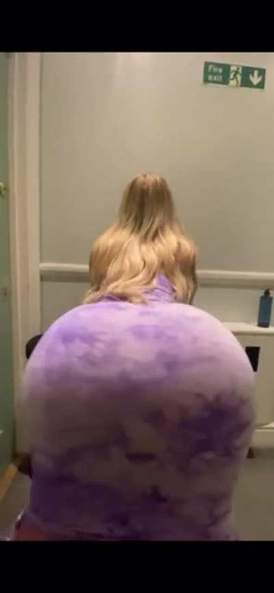 Booty<wbr>byshe<wbr>ls-al<wbr>l that ass