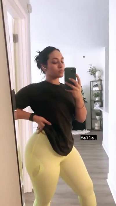 🍑🤳🏽