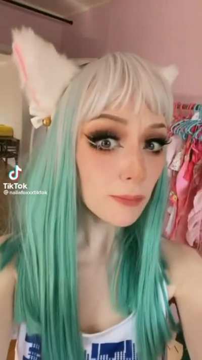 ever been with an elf? 🧝‍♀️
