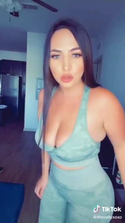 Thevallyxoxo
