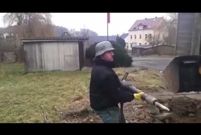 “Don’t worry comrades, there is only one guy defending Berlin”