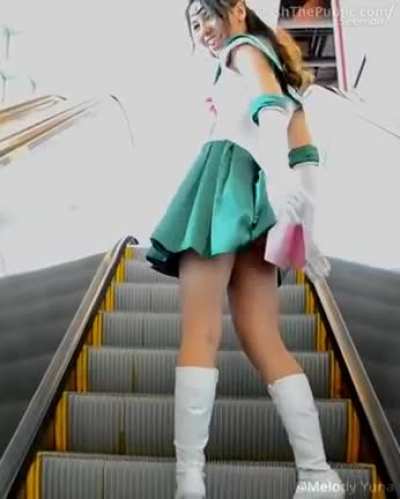 Flashing her pretty pussy at a convention
