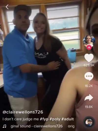 Honey a cheeseburger would keep that man happy you don’t have to offer up family members 🤦‍♀️