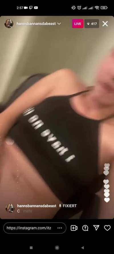 Hannah Boo likes to flash