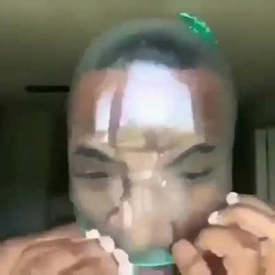 Şu videoyu ne xaman görsem yarılırım o yüzden biraz da siz yarilın nxksksksbsje