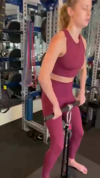 She's moaning as if she's getting Fucked 😍😍