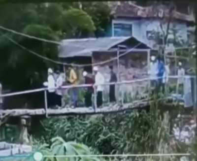 many elephants went balancing Step by step on a piece of string They found it such tremendous fun But the string went SNAP [clap] And they all fell down 🎶