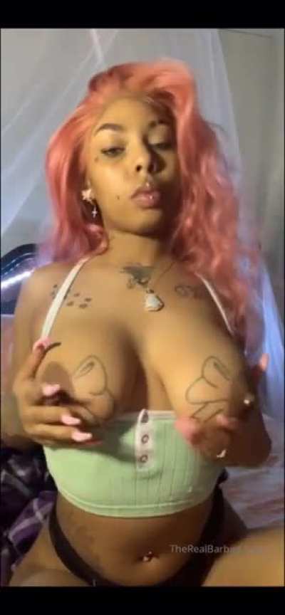 Pretty tittie