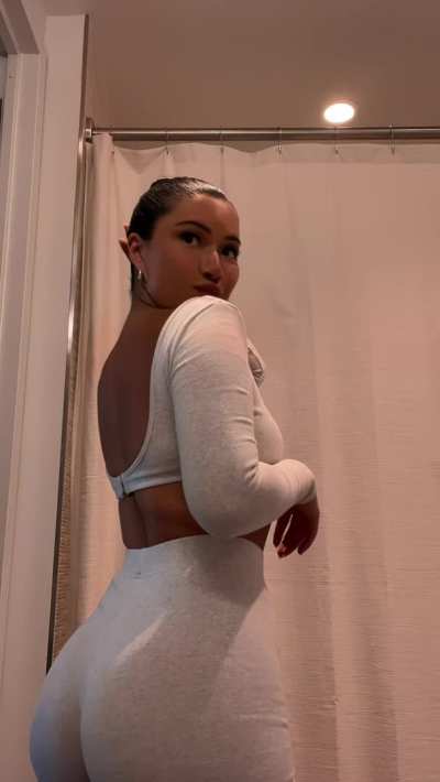 Julia Kelly Ass HD