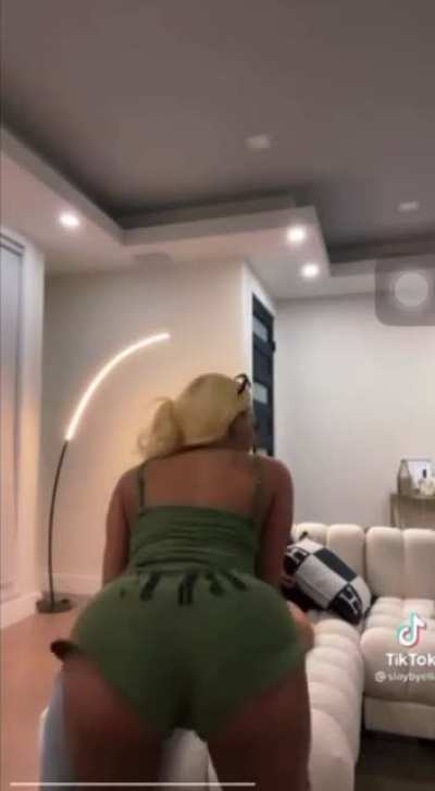 😏