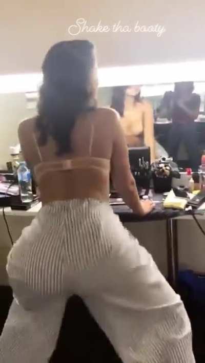 Dua Lipa gives lap dance....