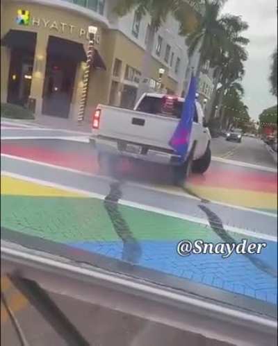 coche basado🤑🏳️‍🌈