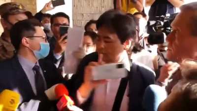 A rare footage of a journalist being born