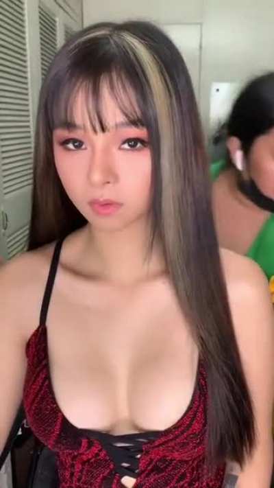 Angeli Khang